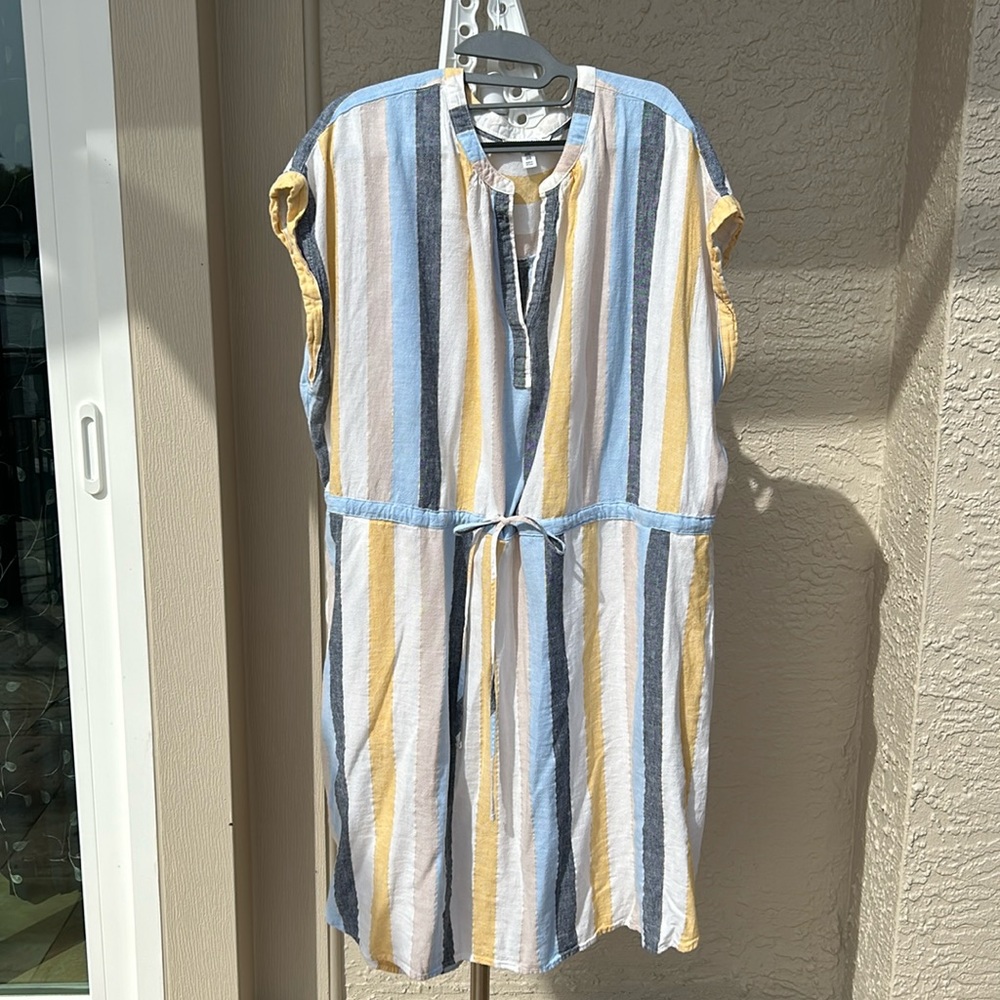 Multicolored plus size linen dress.